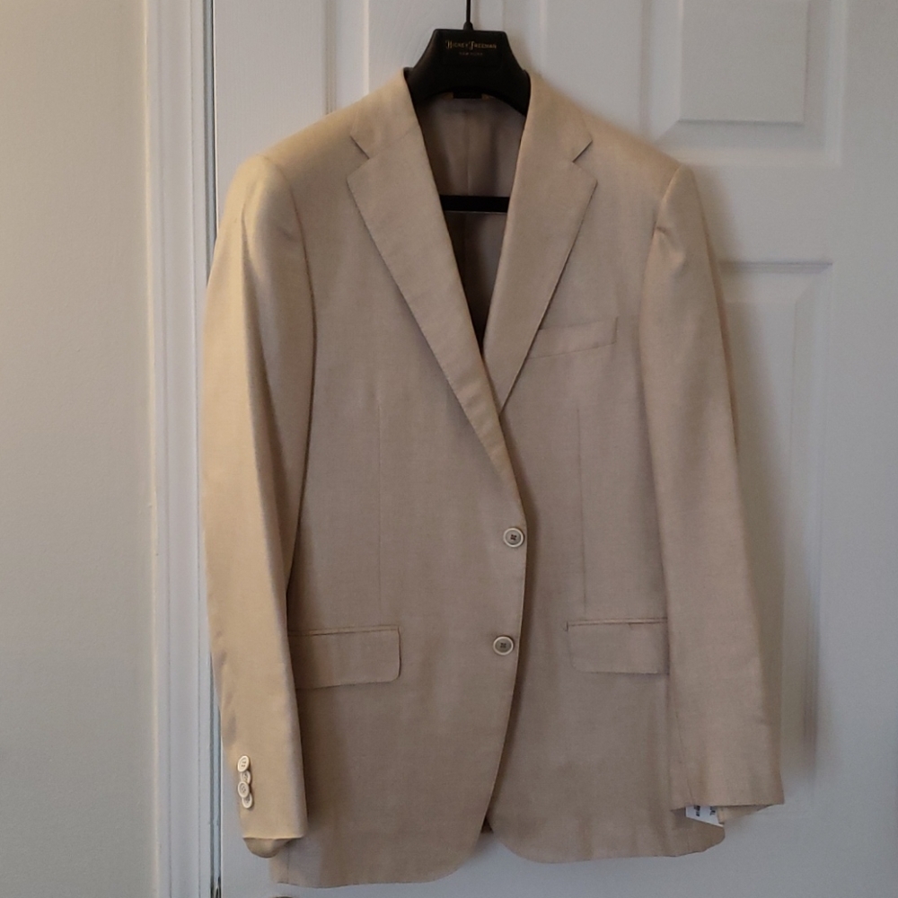Men's 100% silk Hickey Freeman blazer size 40